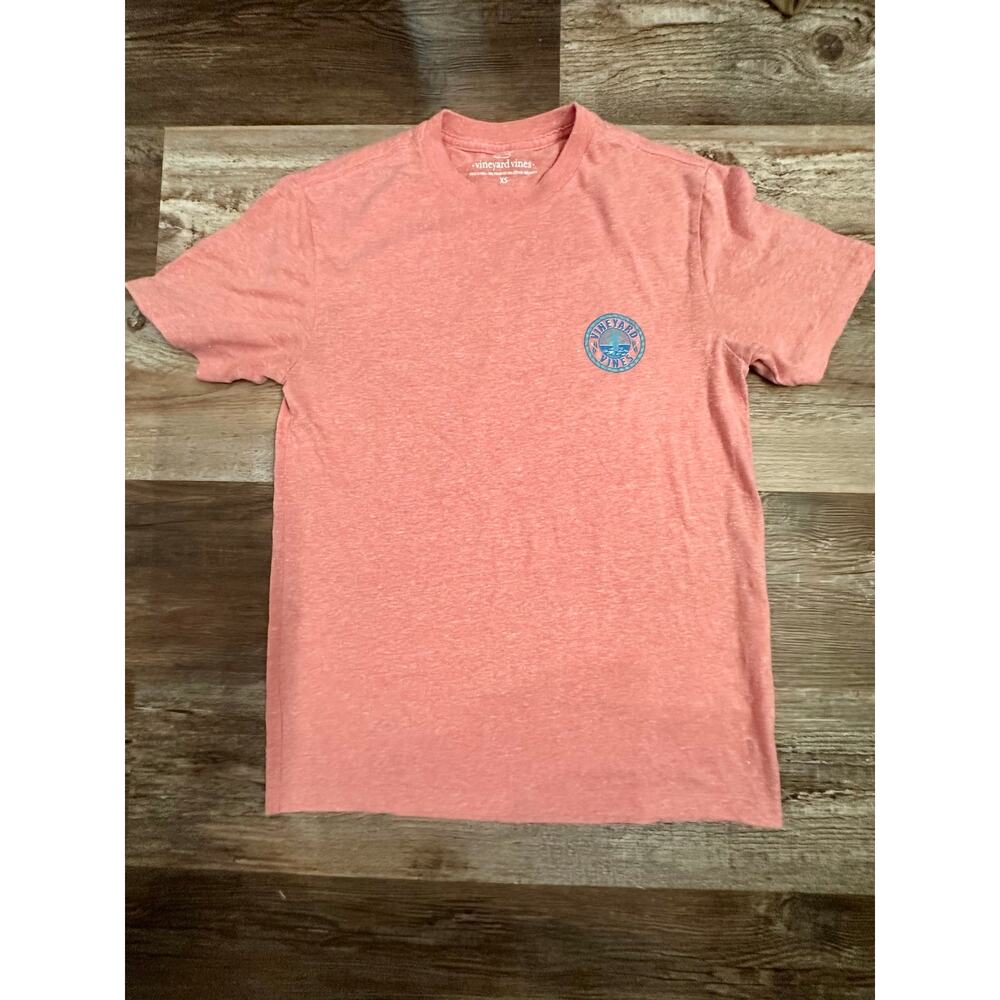 Vineyard Vines Men’s salmon T shirt in size XS